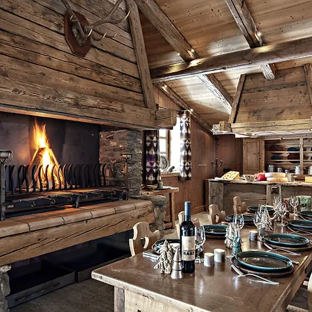 Hotel Les Fermes De Marie 5*